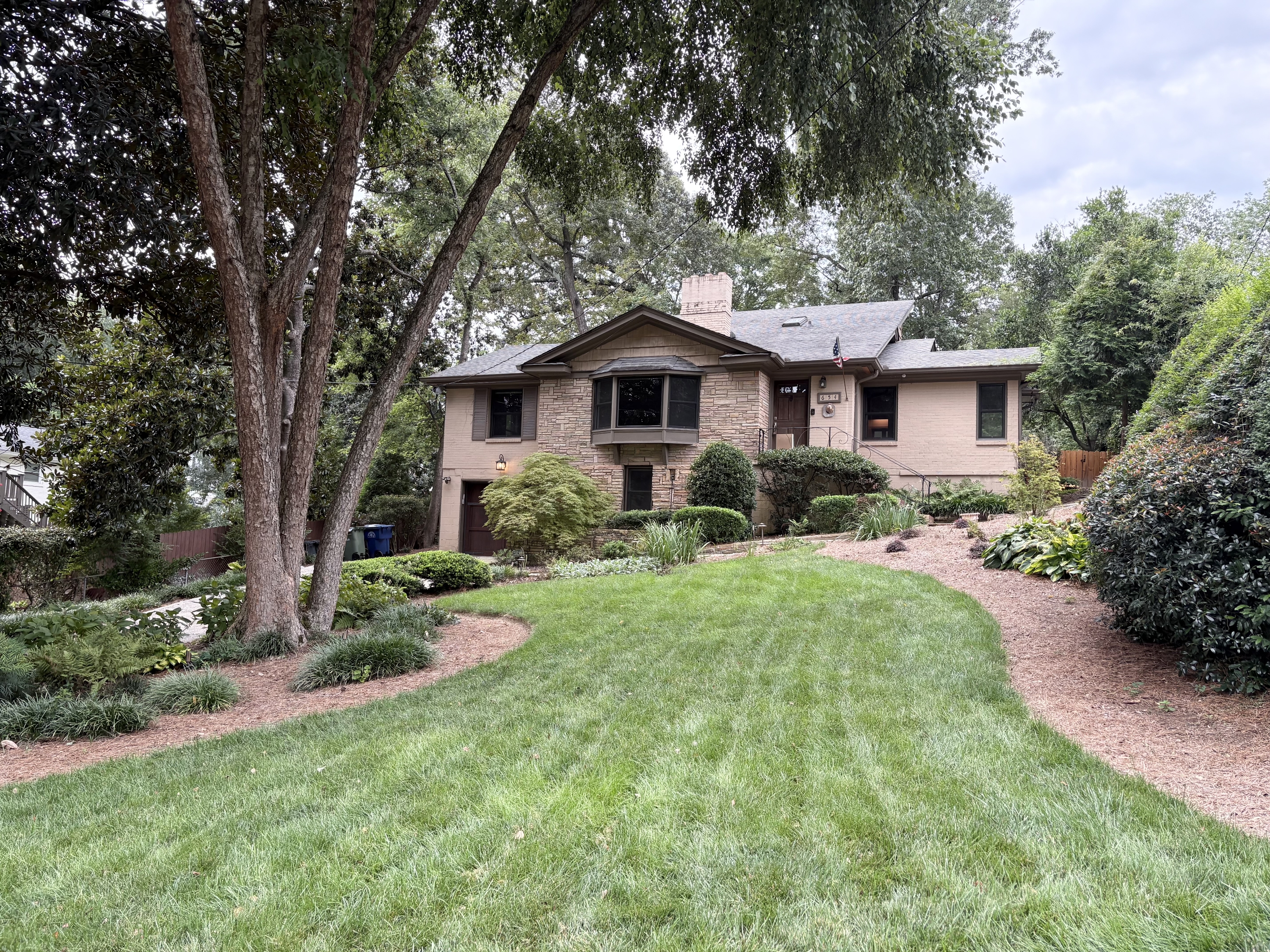 654 Upton Road Northwest